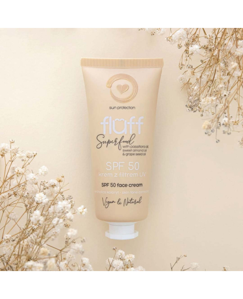 Fluff skin tone correcting SPF50 PA++++ kremas su spalva 50ml.